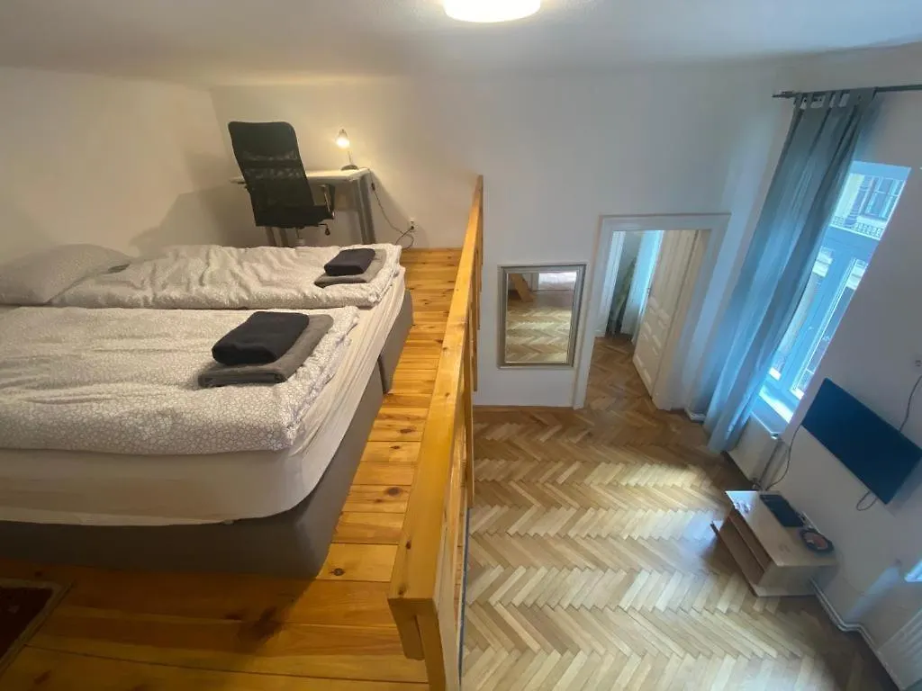 Ac With Free Parking At Acacia St, City Center Budapest Hungría