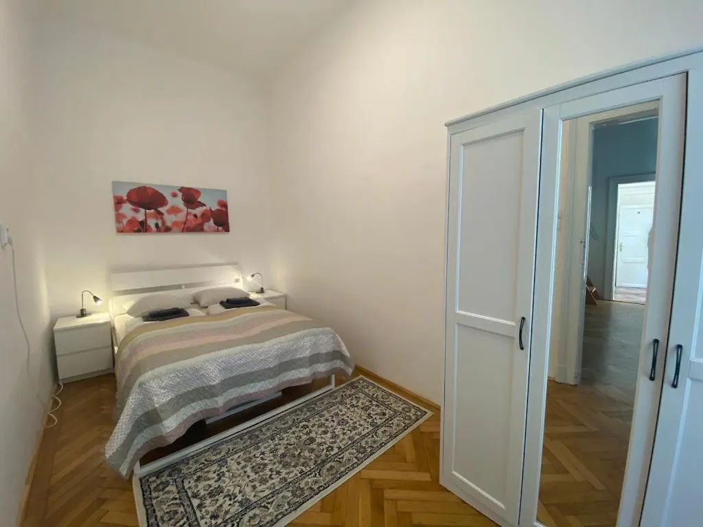 Apartamento Ac With Free Parking At Acacia St, City Center Budapest Hungría