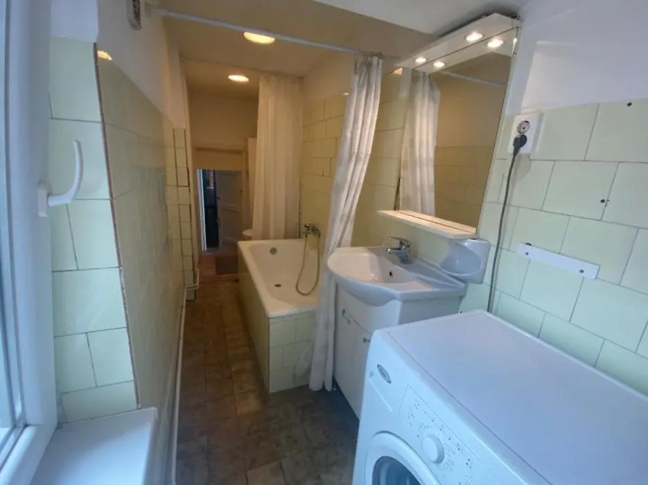 Ac With Free Parking At Acacia St, City Center Budapest Apartamento