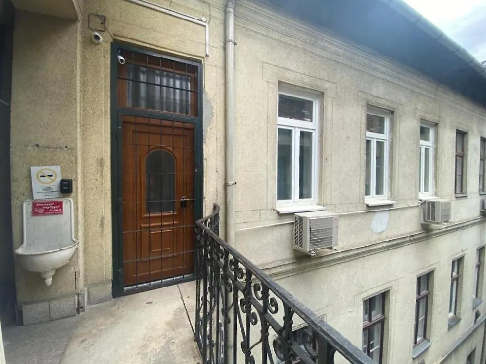 Ac With Free Parking At Acacia St, City Center Budapest